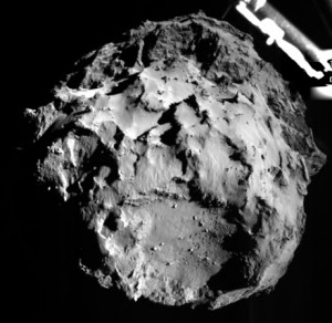 source : http://static.guim.co.uk A picture acquired by the ROLIS (ROsetta Lander Imaging System) instrument on the Philae lander, showing the comet 67P/Churyumov-Gerasimenko during Philae’s descent from a distance of approximately 3 km from the surface. Photograph: European Space Agency//AFP/Getty Images